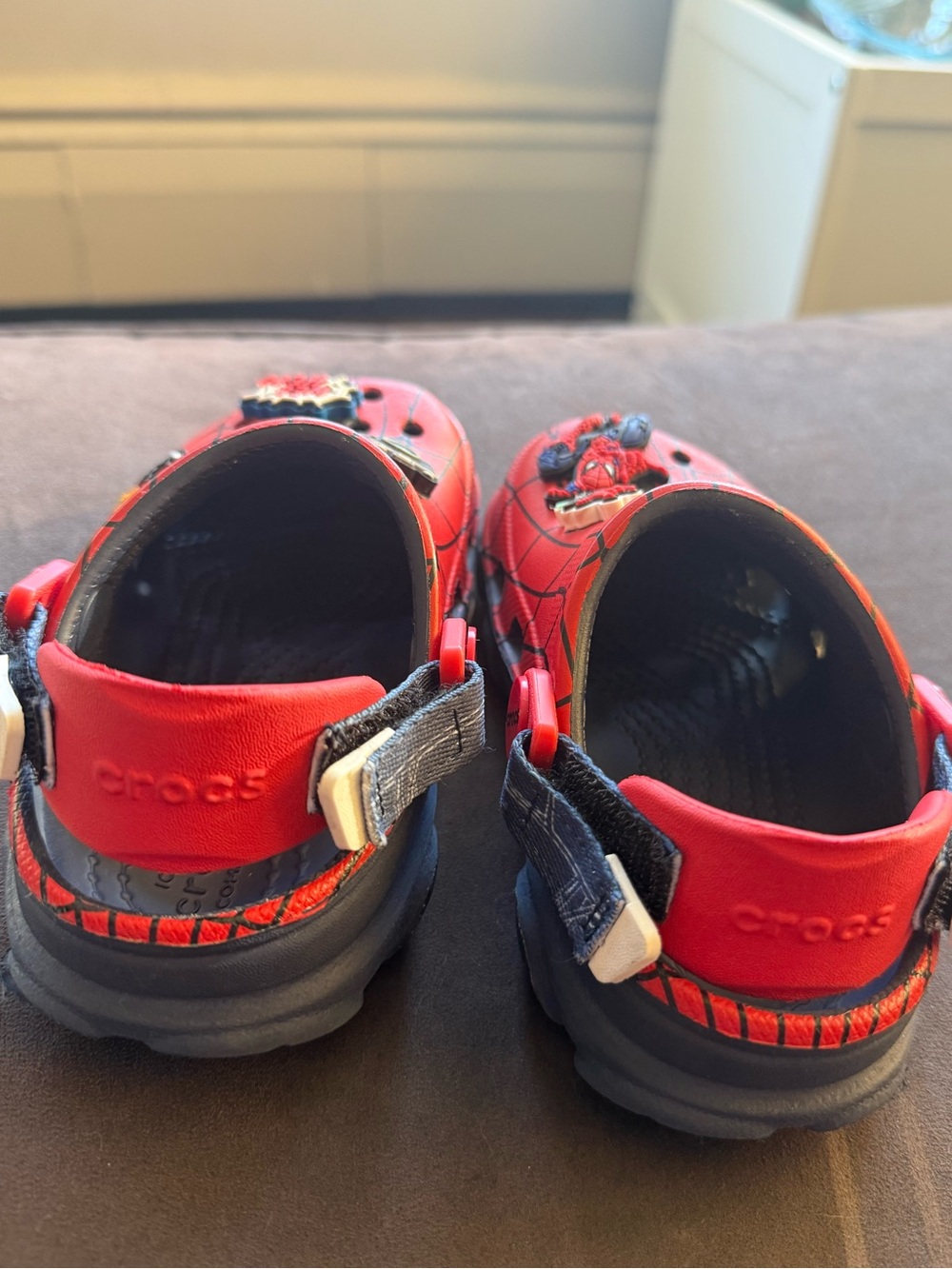Spiderman Toddler Crocs - Picture 3 of 5
